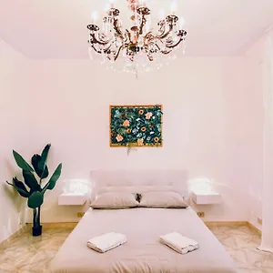 Golden Luxury - San Giovanni - 10 Min To Basilica Of San Giovanni - 25 Min To Colosseum Appartamento Roma